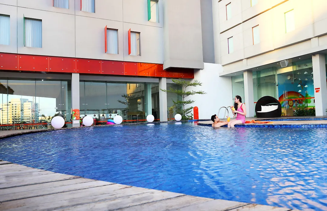 Harris Hotel & Conventions Gubeng-1